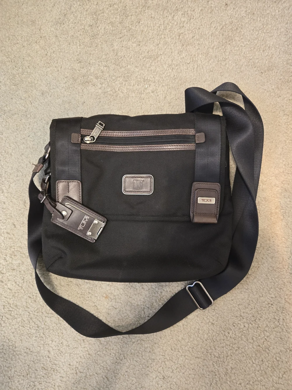 Tumi Black Crossbody Messenger Bag - Black Unisex